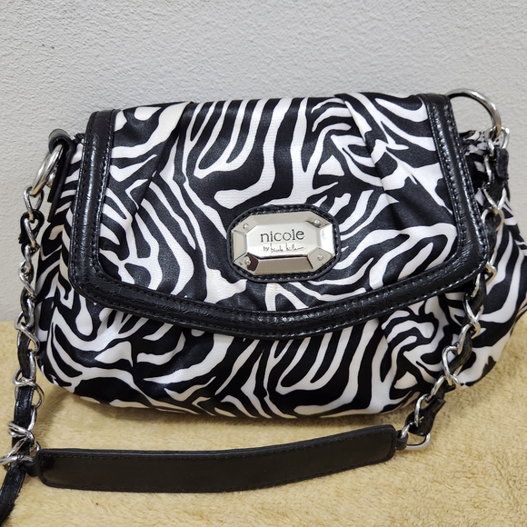 Purse - Picture 2 of 6